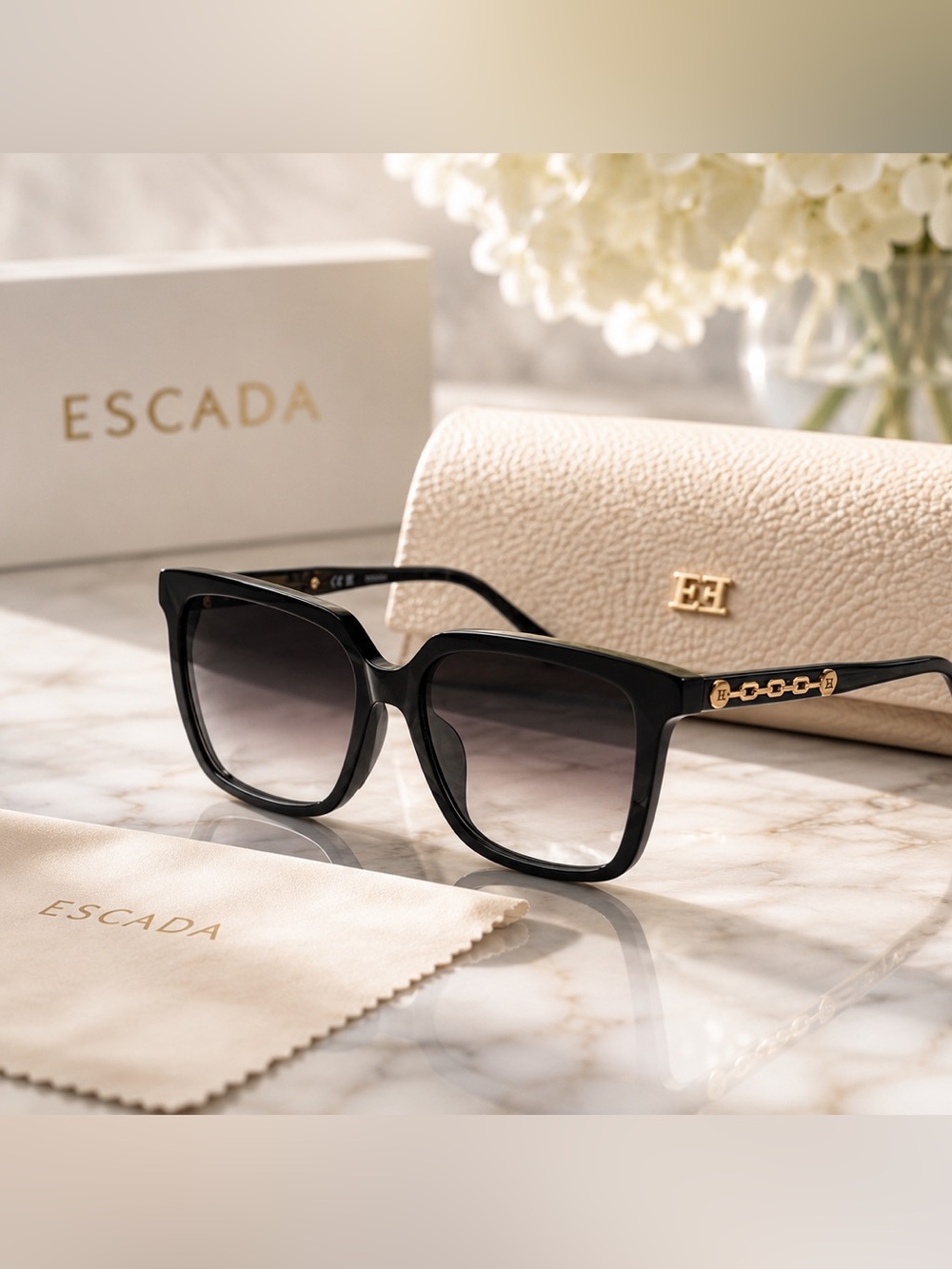 Escada 55mm Square Gradient Sunglasses Black Gold Chain Logo Women’s New Case